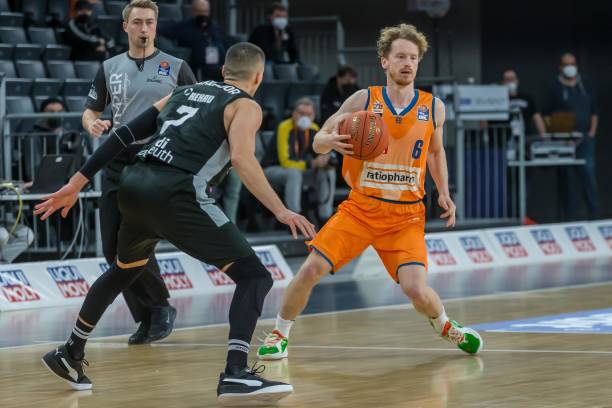 度上突显了 度上突显了