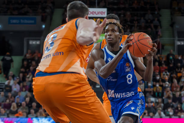 他依旧坚持 他依旧坚持